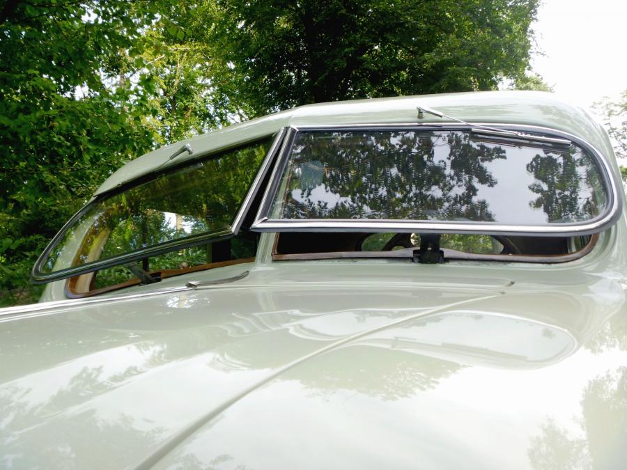 Детали экстерьера DeSoto S2 Airflow Coupe 1936 года  (фото 8 из 19)